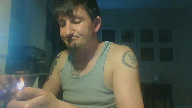 Snapshot of 2flimsy chatting on 05/17/26, 10:44 2flimsy online show from 05/17/26, 10:44