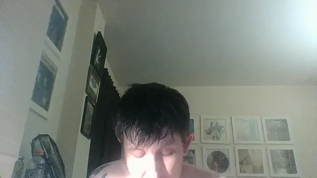 Snapshot of 2flimsy chatting on 05/25/26, 09:15 2flimsy online show from 05/25/26, 09:15