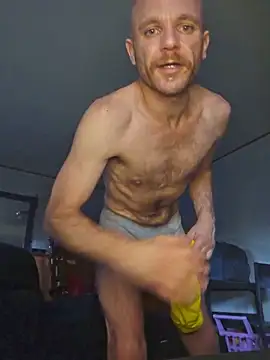 Snapshot of FrankieFuckMe chatting on 05/18/26, 11:21 FrankieFuckMe online show from 05/18/26, 11:21