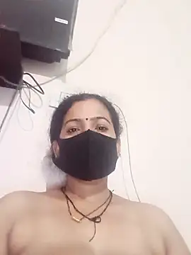 Snapshot of sexyqueen558 chatting on 06/15/26, 05:15 sexyqueen558 online show from 06/15/26, 05:15