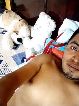 Snapshot of luissfert7y5 chatting on 04/05/26, 11:02 luissfert7y5 online show from 04/05/26, 11:02