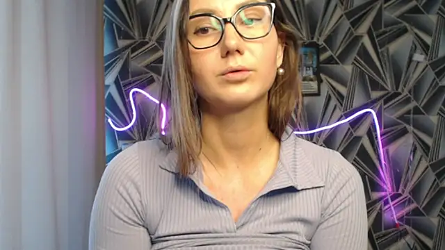 NikkiKiss    online show from 06/05/26, 02:07