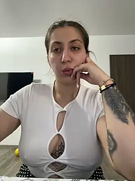 dalia0710 online show from 05/18/26, 01:17