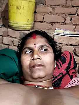 Hot di97 online show from 02/09/26, 03:27