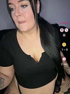 Snapshot of Miss_CurvesXXX chatting on 05/03/26, 09:10 Miss CurvesXXX online show from 05/03/26, 09:10
