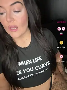 Snapshot of Miss_CurvesXXX chatting on 05/31/26, 02:02 Miss CurvesXXX online show from 05/31/26, 02:02