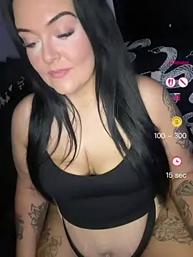 Snapshot of Miss_CurvesXXX chatting on 06/24/26, 10:09 Miss CurvesXXX online show from 06/24/26, 10:09