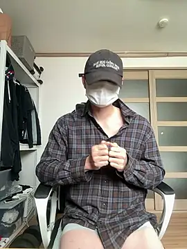 Alexkimsumin online show from 04/19/26, 03:50