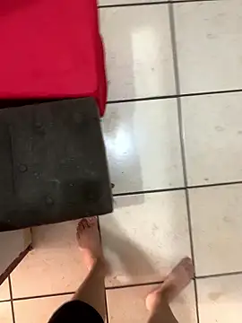 jhon01605 online show from 01/12/26, 07:19