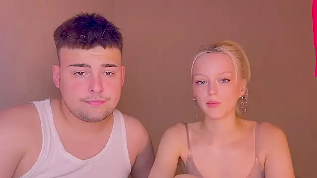Snapshot of your_molly_mark_ chatting on 07/16/26, 10:27 your molly mark online show from 07/16/26, 10:27