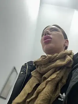 Missolevelvet online show from 02/15/26, 06:54