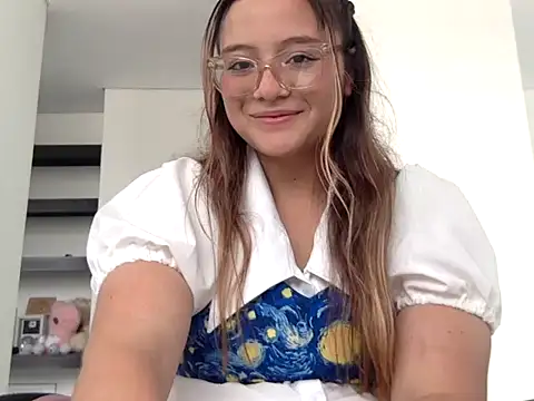 Snapshot of LOLA_R_ chatting on 02/03/26, 07:41 LOLA R online show from 02/03/26, 07:41
