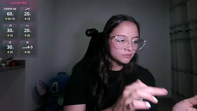 Snapshot of LOLA_R_ chatting on 05/09/26, 02:06 LOLA R online show from 05/09/26, 02:06