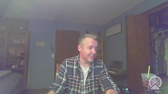 chrisw8140 online show from 04/03/26, 05:38