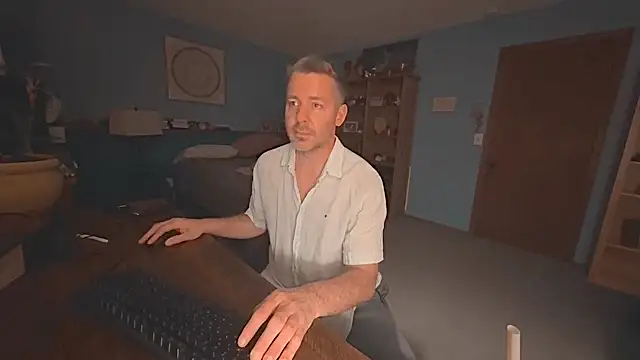 chrisw8140 online show from 06/06/26, 04:17
