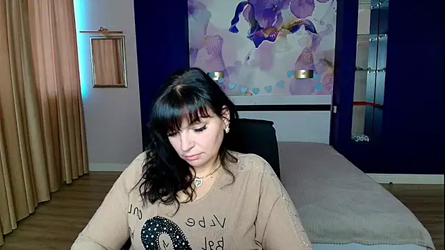 Victoria booth online show from 01/16/26, 06:39