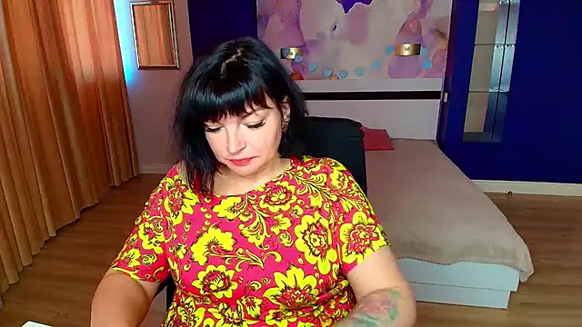 Victoria booth online show from 04/22/26, 05:32