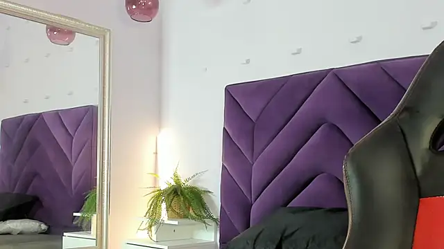 Meeganfoox online show from 01/13/26, 04:07