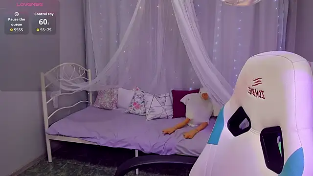 KiraDuvall online show from 04/19/26, 05:12