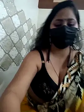 Cute purnima143 online show from 04/19/26, 06:32