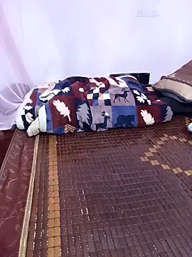 Phoebe-e online show from 04/18/26, 10:54