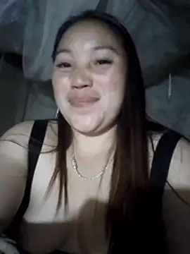 Snapshot of LingLing002 chatting on 01/18/26, 05:44 LingLing002 online show from 01/18/26, 05:44