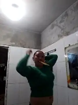 Snapshot of LingLing002 chatting on 02/01/26, 11:25 LingLing002 online show from 02/01/26, 11:25