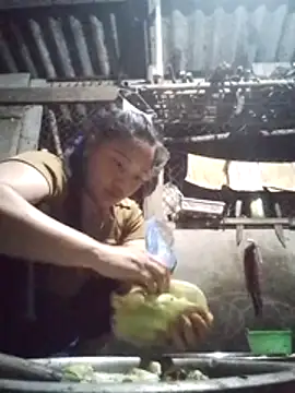 Snapshot of LingLing002 chatting on 02/22/26, 10:19 LingLing002 online show from 02/22/26, 10:19