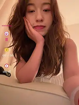 Snapshot of wenwenyaa chatting on 06/19/26, 02:21 wenwenyaa online show from 06/19/26, 02:21