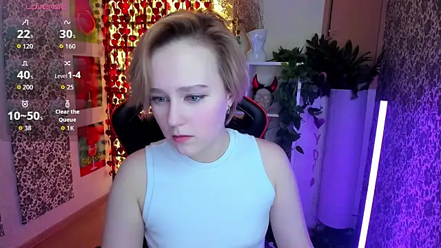 Ellie Heavenly online show from 02/18/26, 08:54