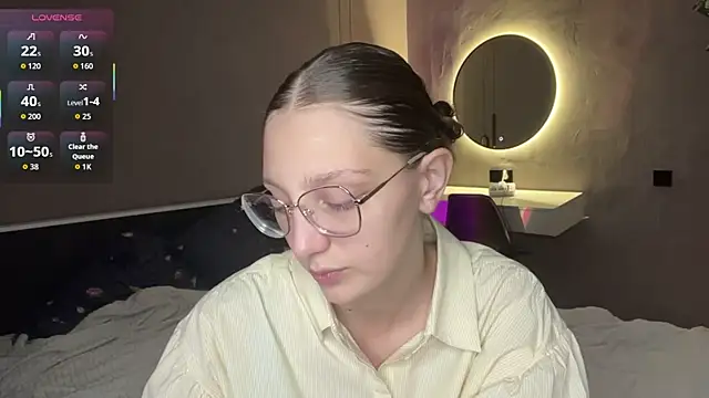 Snapshot of ChrisAmott chatting on 05/13/26, 04:37 ChrisAmott online show from 05/13/26, 04:37