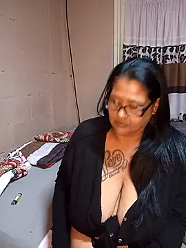 CutieNatz online show from 04/19/26, 06:32