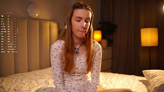 oopsnaked online show from 03/06/26, 09:50