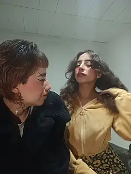 AlexxaAndRileyy online show from 04/16/26, 10:01