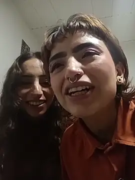 AlexxaAndRileyy online show from 04/18/26, 04:05