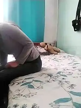 Snapshot of TWOLOVE16 chatting on 04/02/26, 05:21 TWOLOVE16 online show from 04/02/26, 05:21