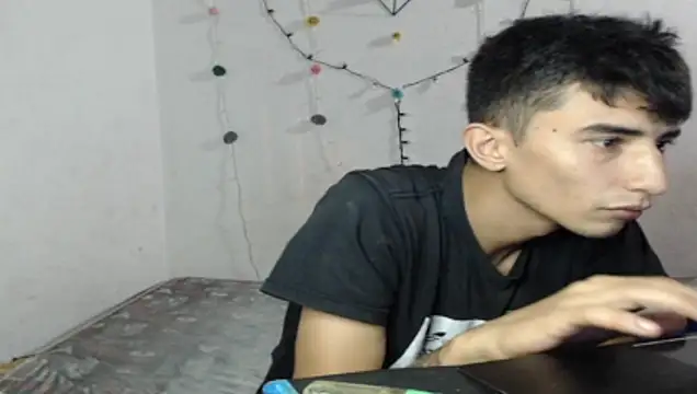 Chloe Candys online show from 04/15/26, 12:28