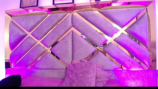 Violet Collins1 online show from 04/03/26, 07:50