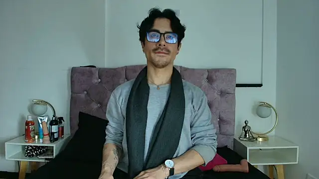 Ethan Briggs  online show from 03/03/26, 03:34