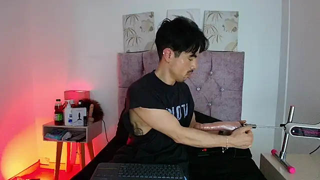 Ethan Briggs  online show from 03/18/26, 03:42