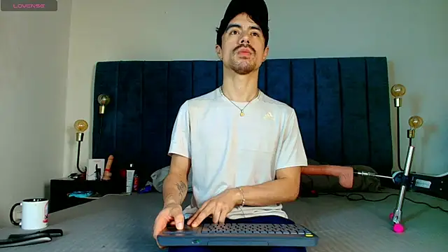 Ethan Briggs  online show from 04/06/26, 03:37