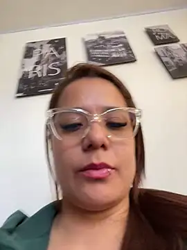 Pretty  Milf online show from 07/17/26, 04:23
