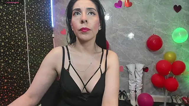 Snapshot of adellelennoxx chatting on 02/18/26, 08:43 adellelennoxx online show from 02/18/26, 08:43