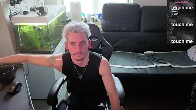 Rayzel White online show from 02/07/26, 02:10