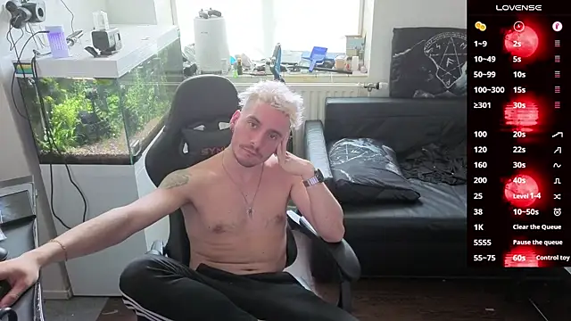 Rayzel White online show from 04/10/26, 03:06