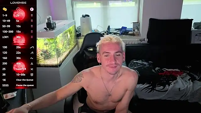 Rayzel White online show from 04/25/26, 06:49