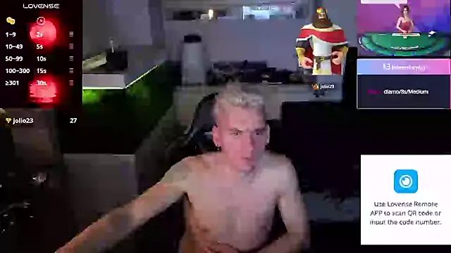 Snapshot of Rayzel_White chatting on 05/13/26, 12:30 Rayzel White online show from 05/13/26, 12:30