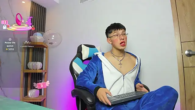 Alexander Collinss online show from 03/08/26, 03:43