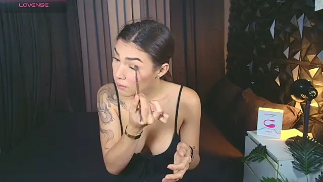 Snapshot of inababe chatting on 03/03/26, 12:00 inababe online show from 03/03/26, 12:00