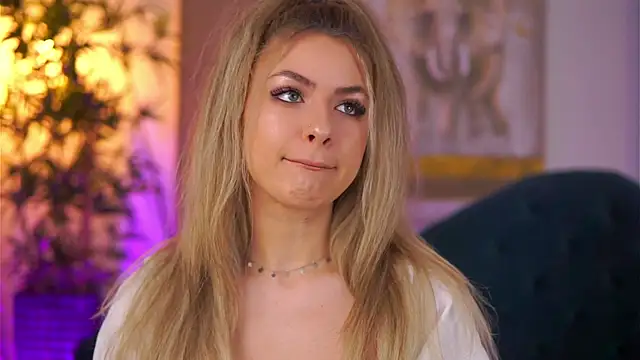 NayaQuinn online show from 02/05/26, 07:18